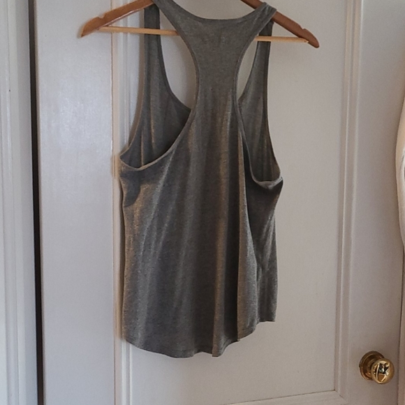 Grey tank - Picture 2 of 3